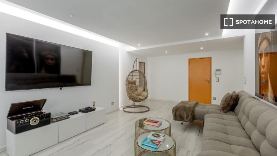 Apartment Lisbon, 3 beds — photo 15