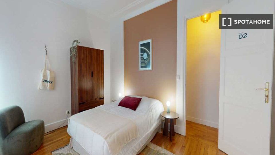 Double room Paris, 4 beds, 110m² — photo 3