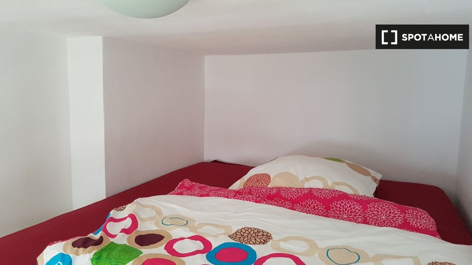 Double room Berlin, 5 beds, 100m² — photo 1