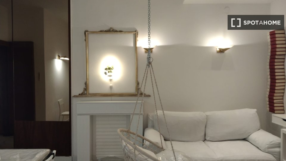 Apartment Rome, 1 bed — photo 2
