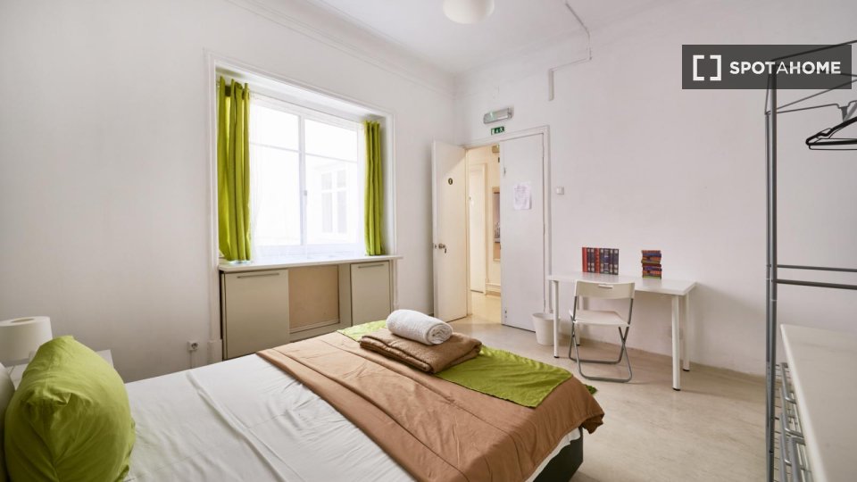 Double room Lisbon, 20 beds — photo 21