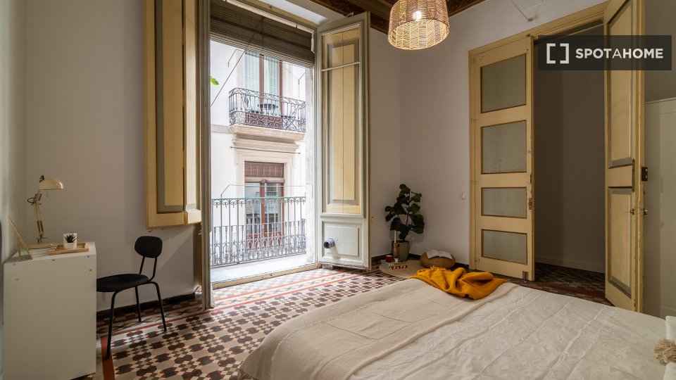 Double room Barcelona, 6 beds, 95m² — photo 6