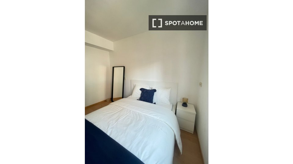 Double room Madrid, 6 beds — photo 15