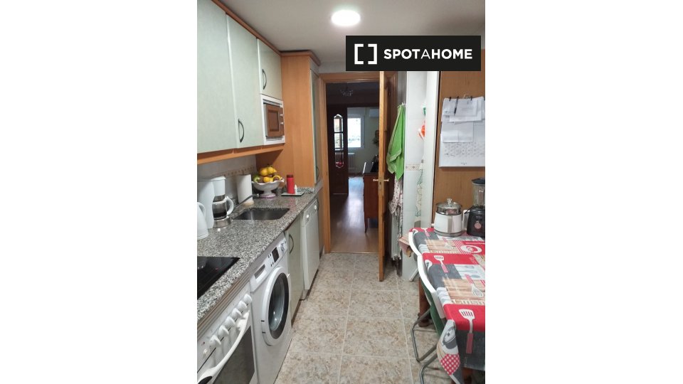 Double room Madrid, 2 beds — photo 7