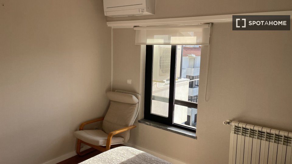 Double room Lisbon, 2 beds — photo 6