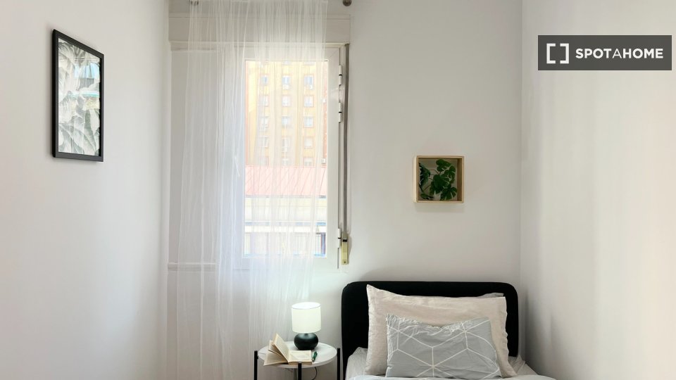 Double room Madrid, 7 beds — photo 12