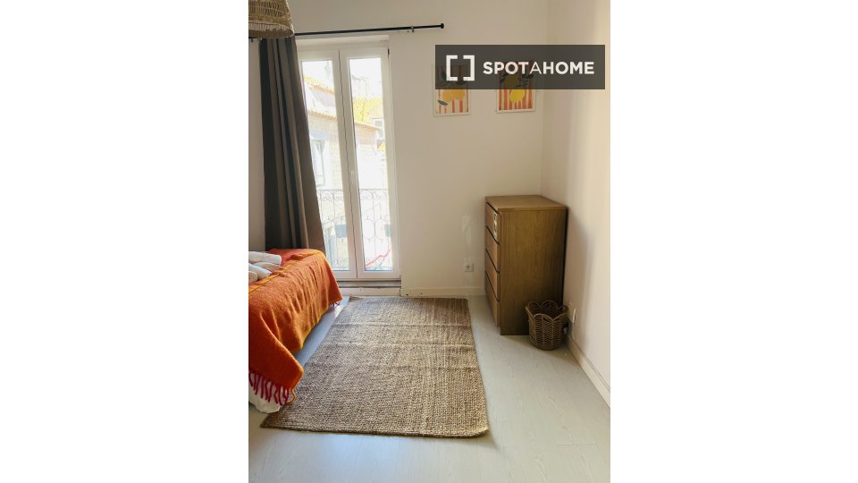 Apartment mono Lisbon, 68m² — photo 3