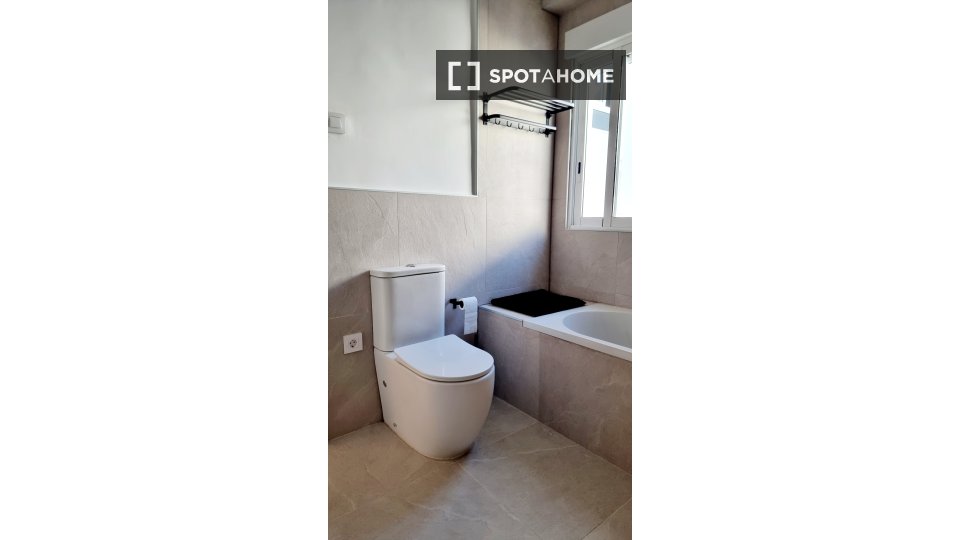 Apartment Valencia, 2 beds, 60m² — photo 8