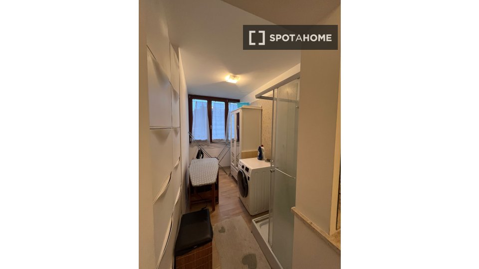 Double room Rome, 3 beds, 120m² — photo 16