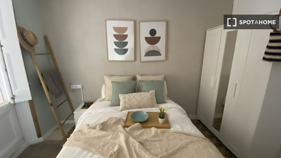 Double room Barcelona, 5 beds, 140m² — photo 11