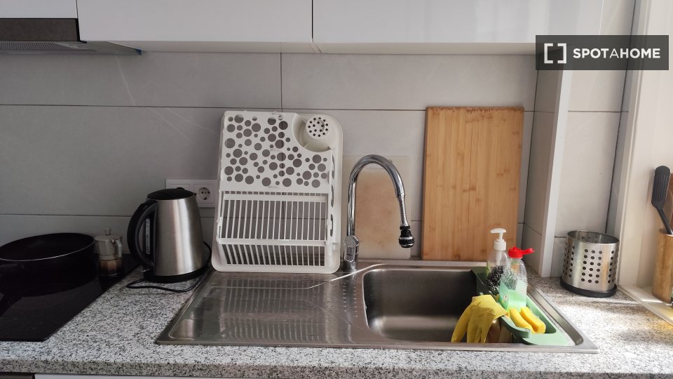 Double room Porto, 1 bed, 85m² — photo 6