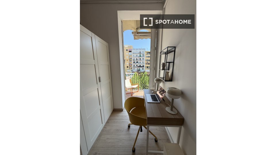 Double room Barcelona, 7 beds, 180m² — photo 2