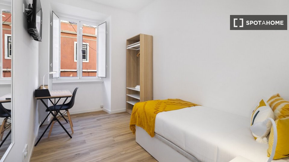Double room Lisbon, 6 beds — photo 4