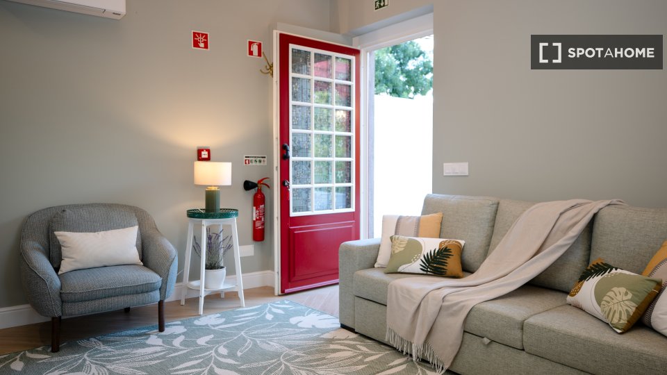 Apartment Lisbon, 2 beds, 85m² — photo 5