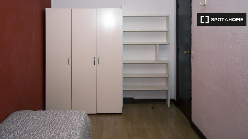 Double room Madrid, 11 beds — photo 2