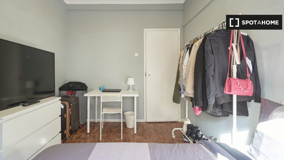 Double room Lisbon, 6 beds — photo 16