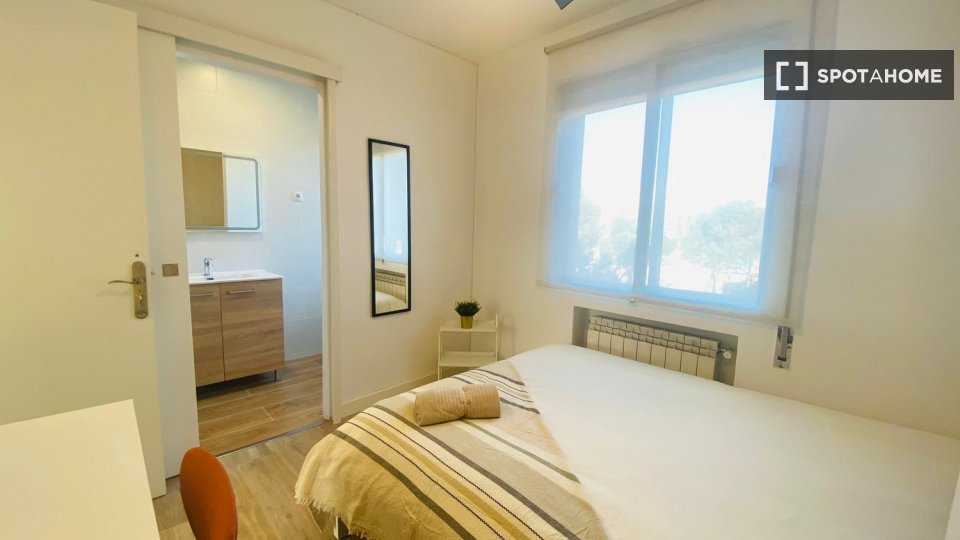 Double room Madrid, 4 beds — photo 5