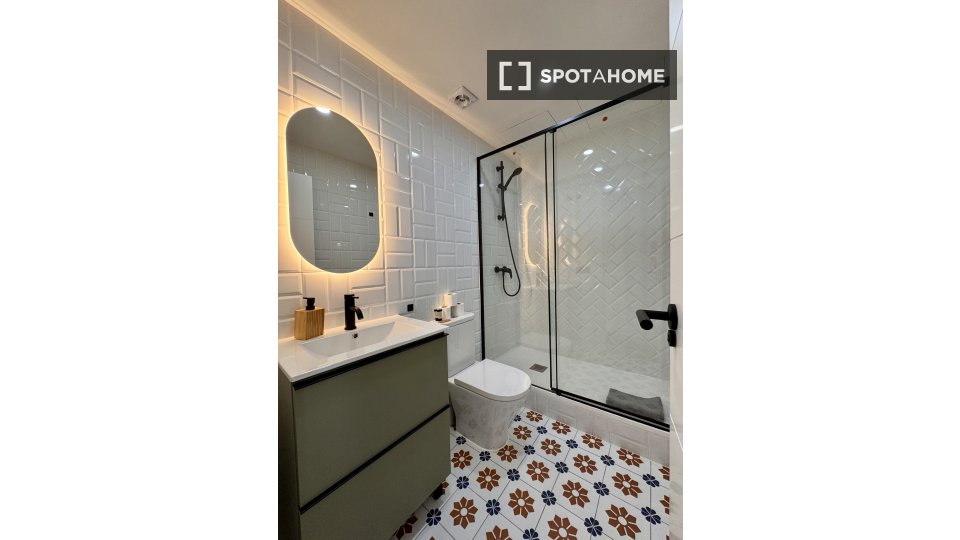 Double room Barcelona, 5 beds — photo 13