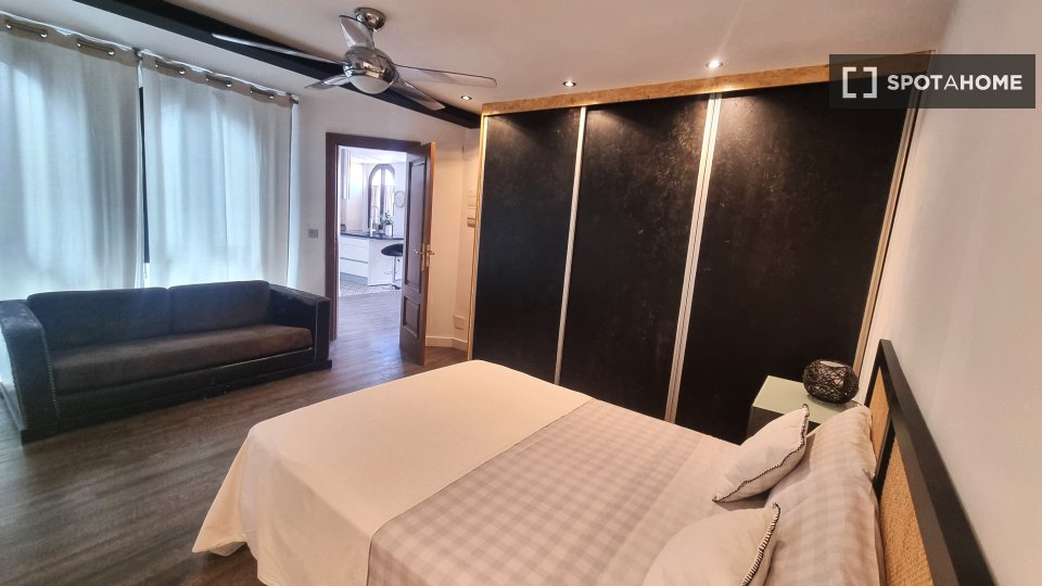 Piso de 2 habitaciones en alquiler en Centro-Sagrario, Granada