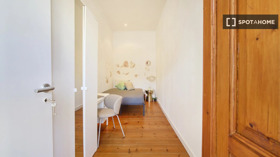 Double room Lisbon, 7 beds — photo 11