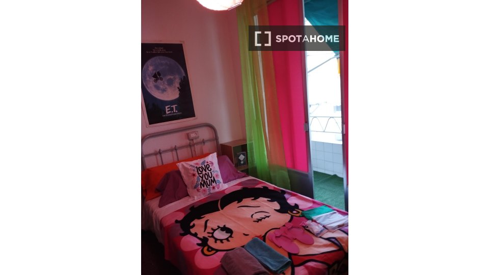 Habitación en piso compartido en alquiler, La Victoria, Jaén.