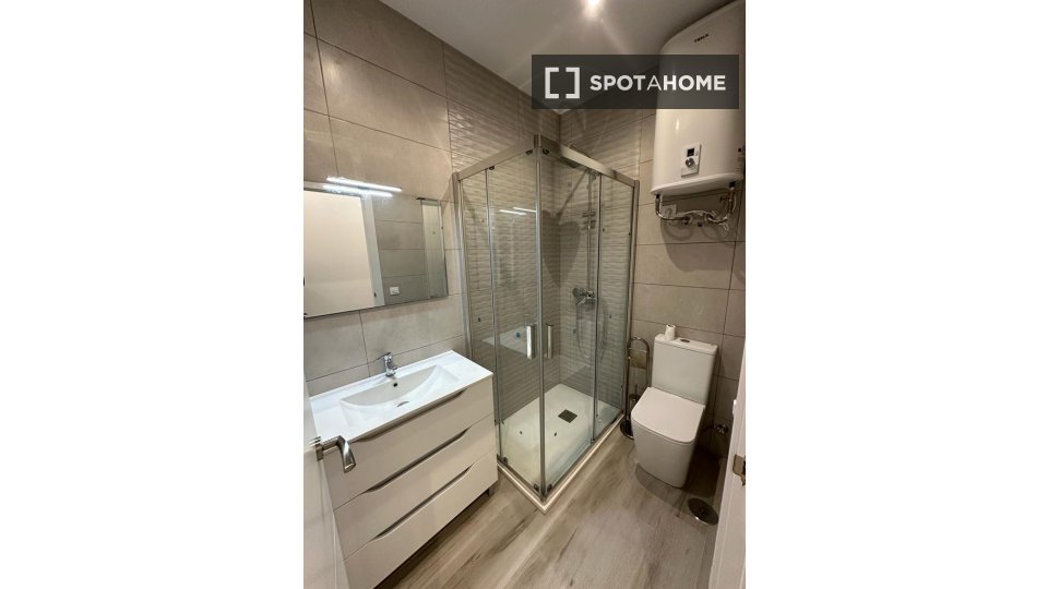 Apartment Madrid, 3 beds, 63m² — photo 8