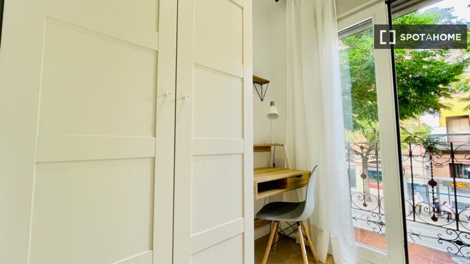 Double room Madrid, 18 beds — photo 12