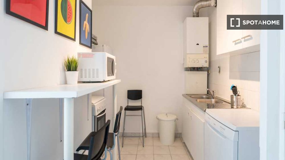 Double room Lyon, 3 beds, 80m² — photo 4