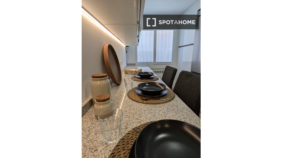 Double room Madrid, 5 beds — photo 4