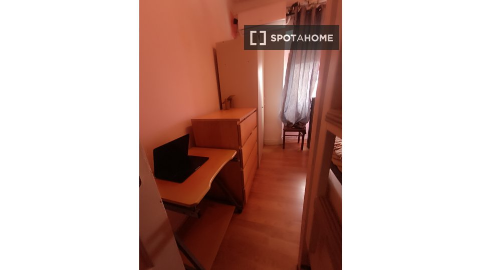 Double room Lisbon, 3 beds, 90m² — photo 93