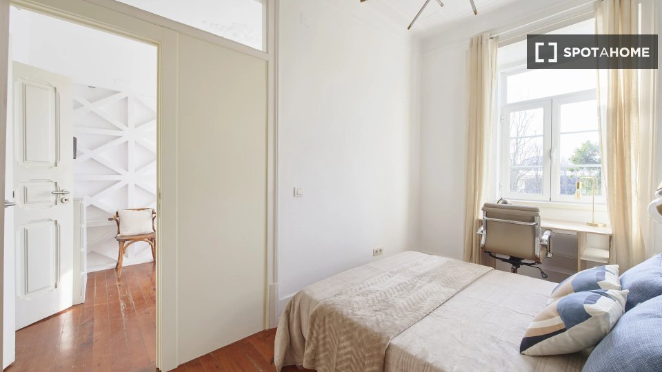 Double room Lisbon, 6 beds — photo 2