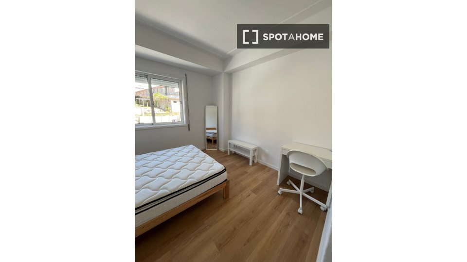 Double room Porto, 4 beds, 120m² — photo 1
