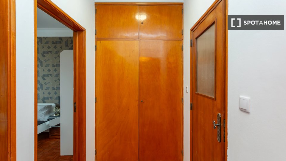 Double room Lisbon, 4 beds — photo 18