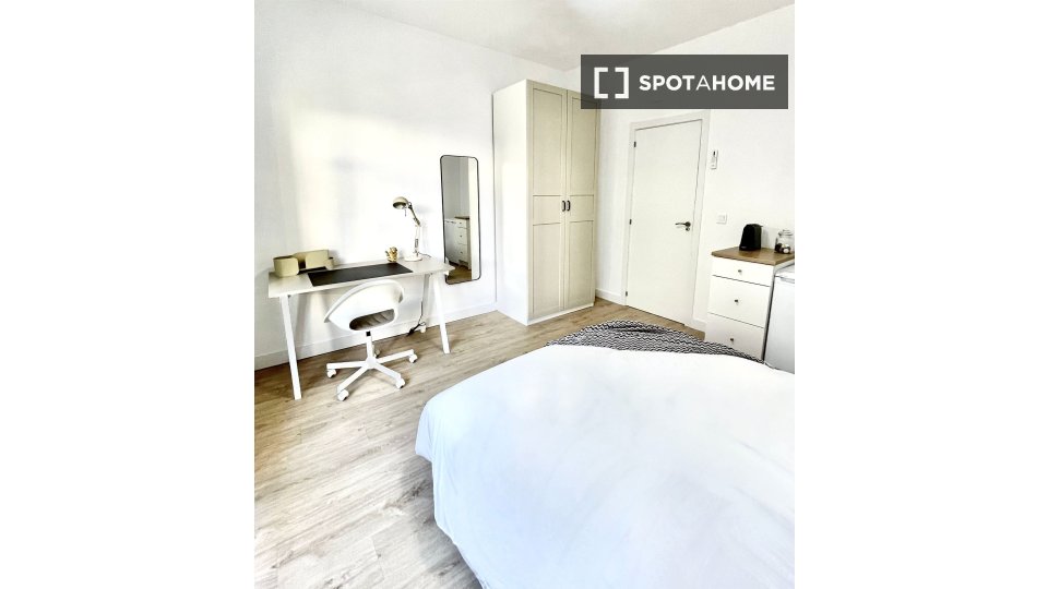 Double room Madrid, 7 beds — photo 34