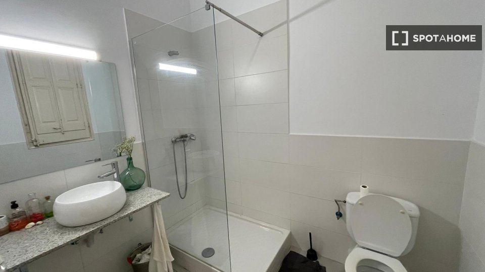 Double room Barcelona, 5 beds, 100m² — photo 16