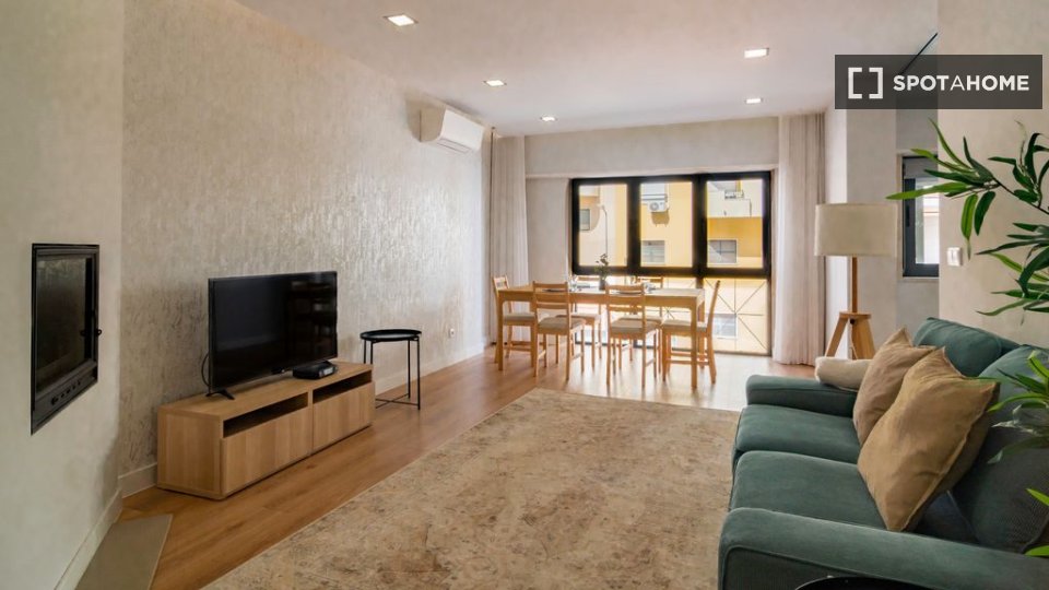 Apartment Lisbon, 3 beds — photo 1