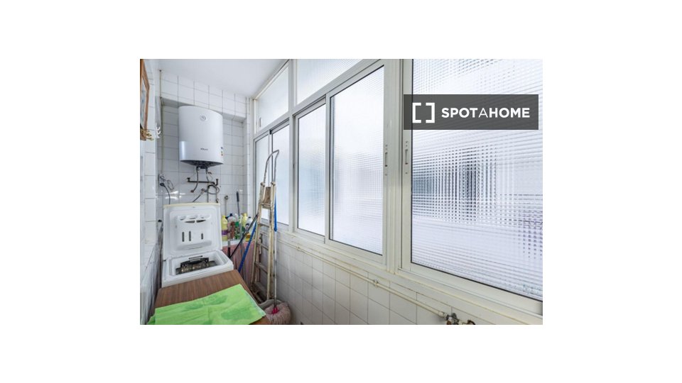 Double room Granada, 4 beds, 112m² — photo 1