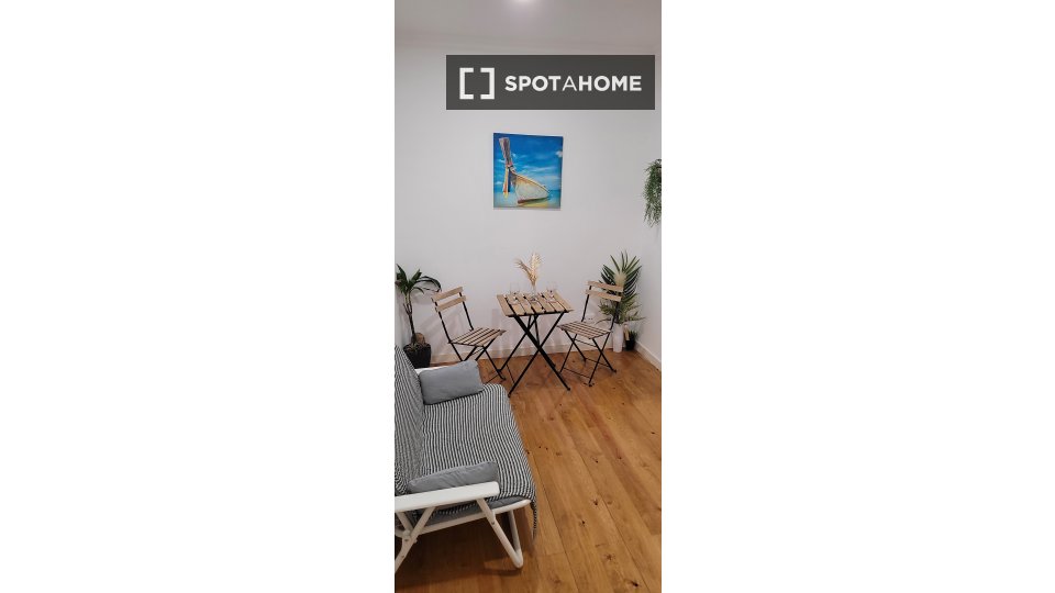 Apartment Lisbon, 2 beds, 80m² — photo 9