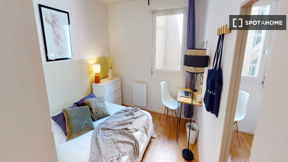 Double room Lyon, 5 beds, 90m² — photo 1