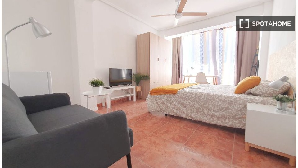 Double room Valencia, 5 beds — photo 3
