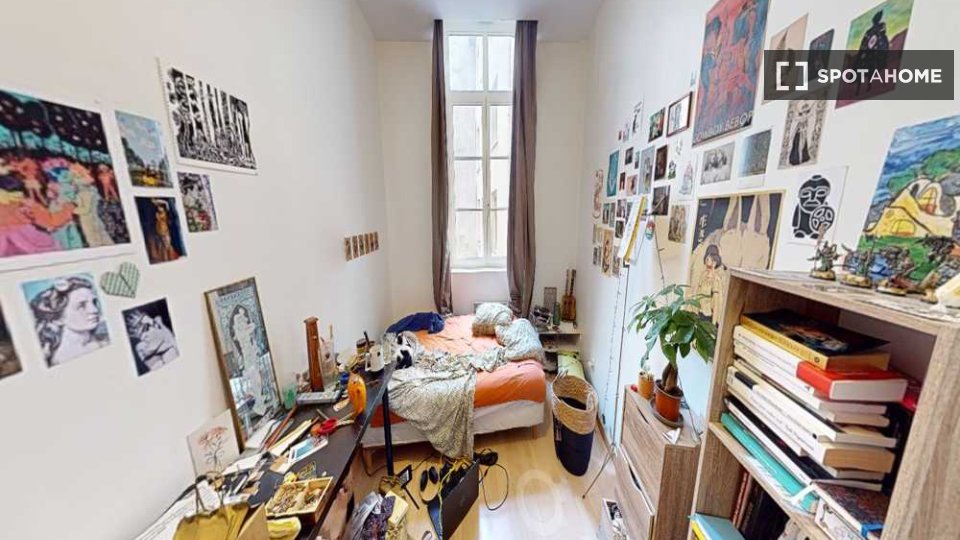 Room 8 guests, with wifi