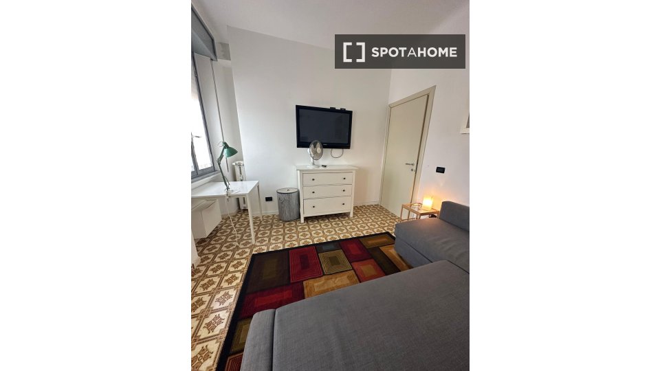 Double room Milan, 3 beds, 60m² — photo 24