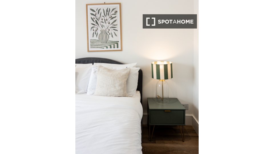 Apartment London, 2 beds, 60m² — photo 42
