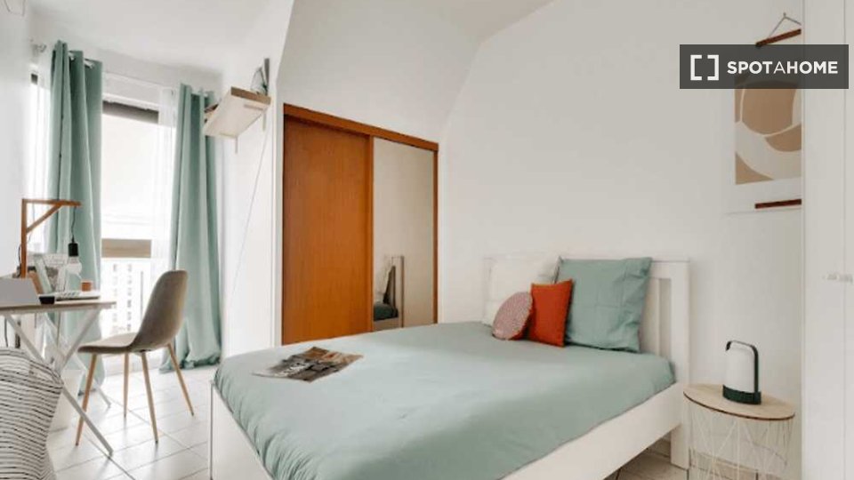 Double room Paris, 5 beds, 120m² — photo 1