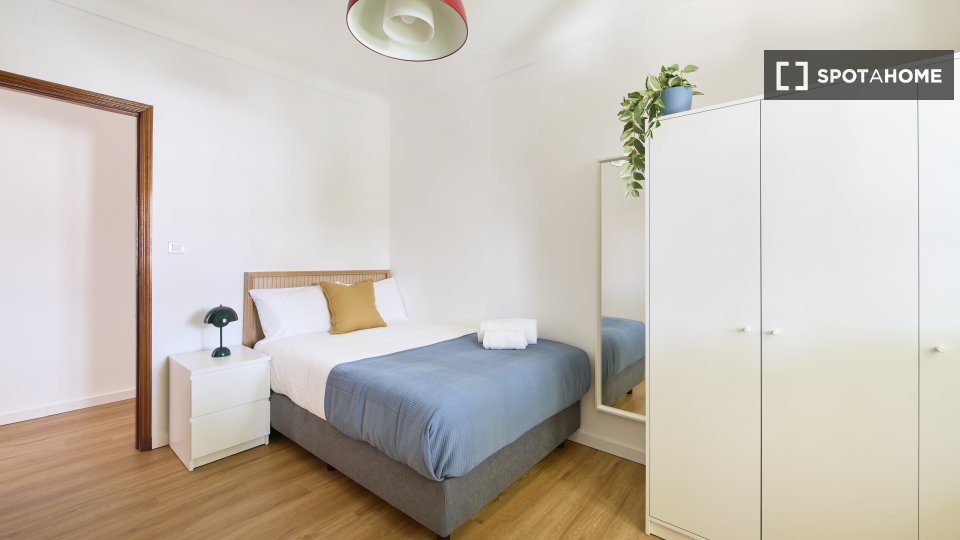 Double room Lisbon, 6 beds, 150m² — photo 17