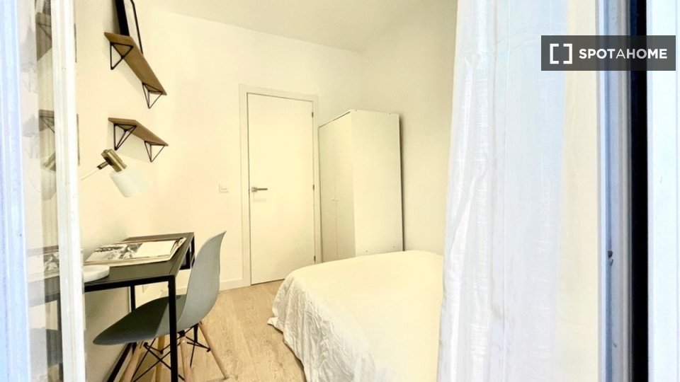 Double room Madrid, 12 beds — photo 23