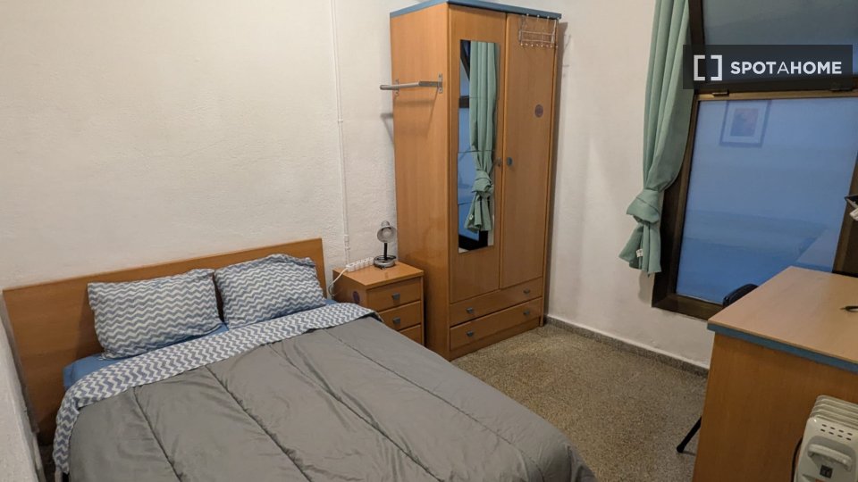 Double room Barcelona, 5 beds, 95m² — photo 24