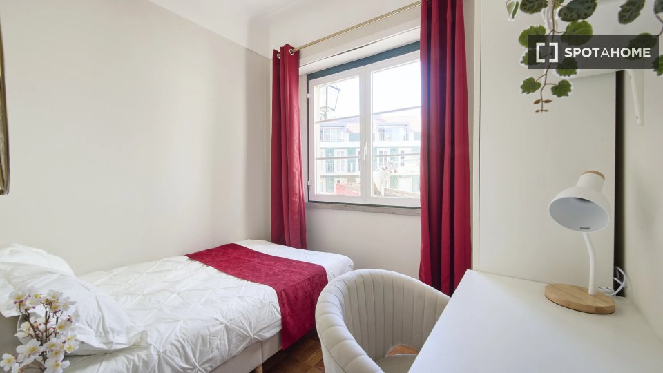 Double room Lisbon, 4 beds — photo 2