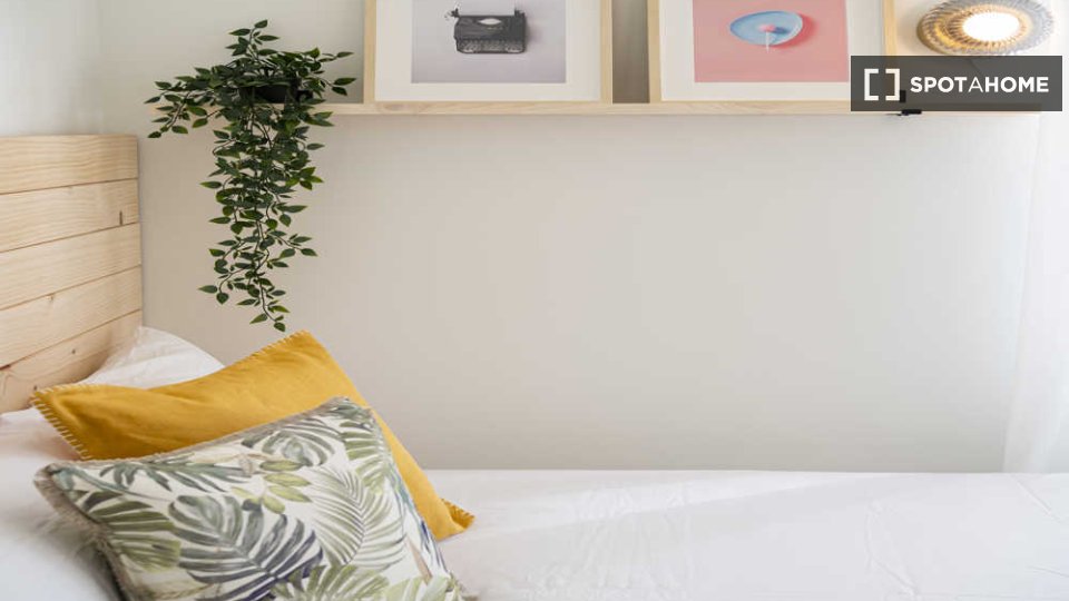 Double room Madrid, 17 beds — photo 71