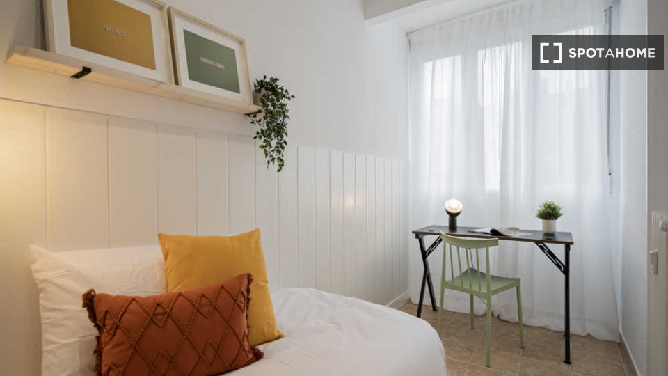 Double room Madrid, 25 beds — photo 56